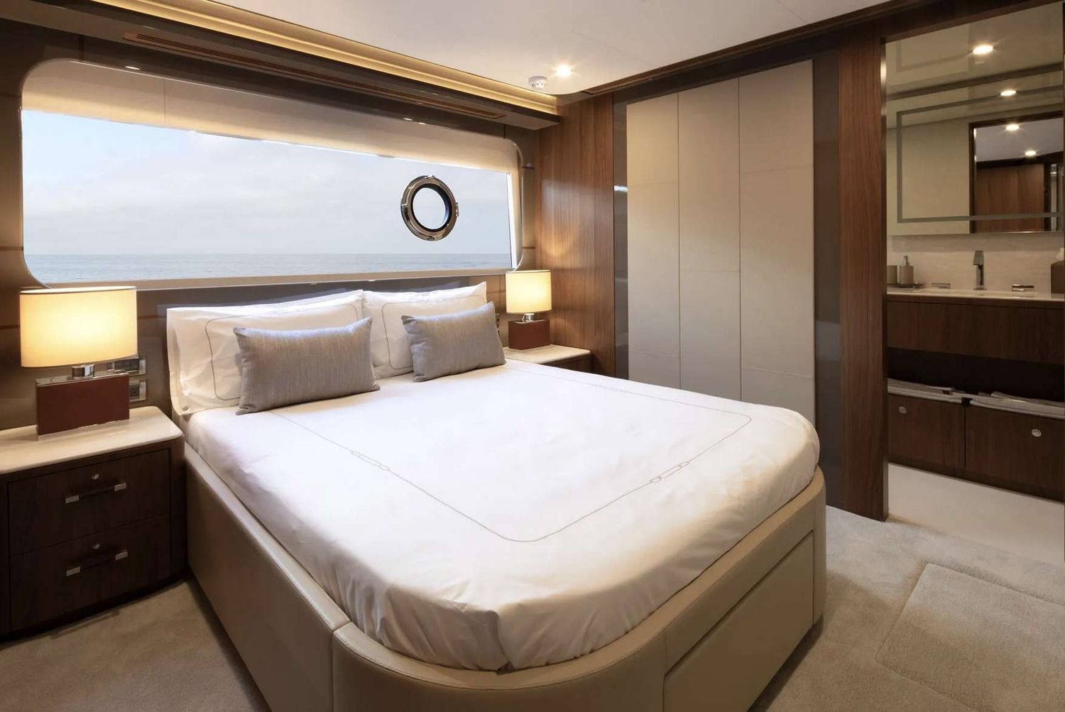yacht-538317