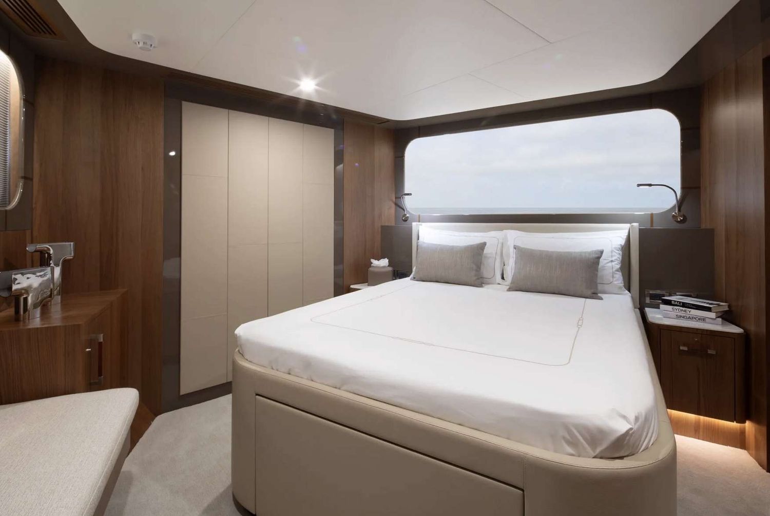 yacht-538318