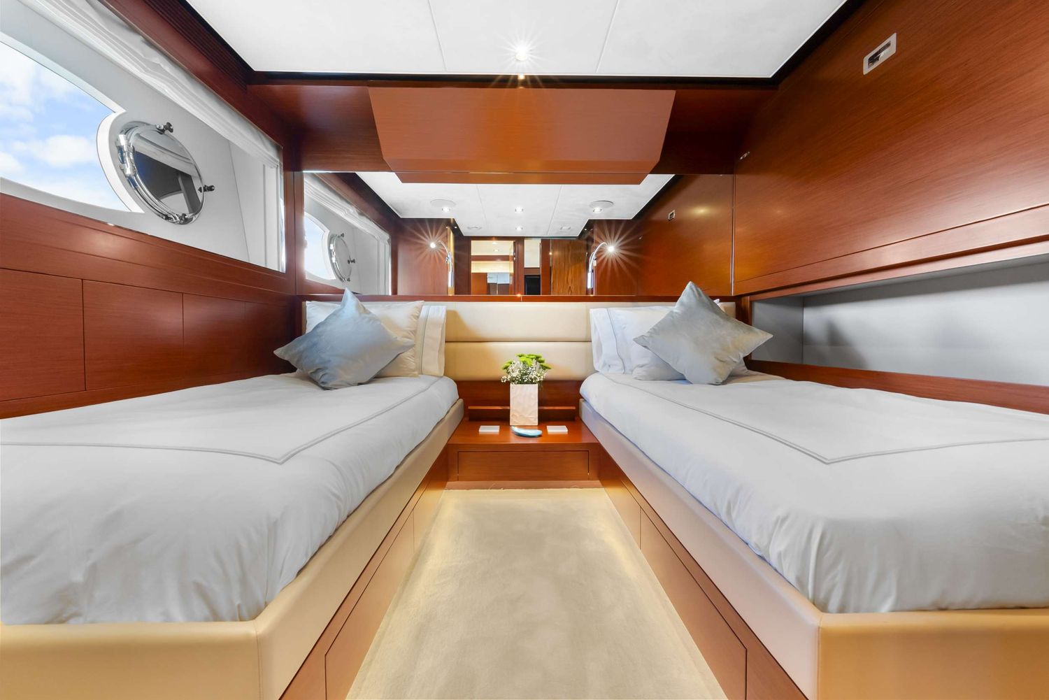 yacht-538129
