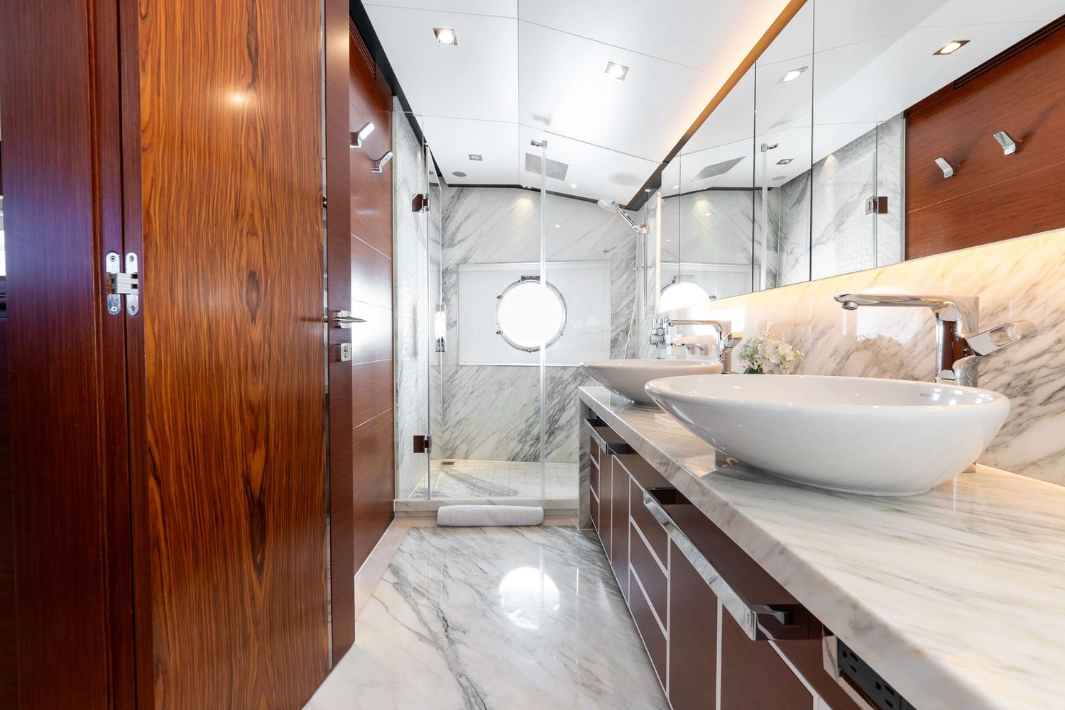 yacht-538125