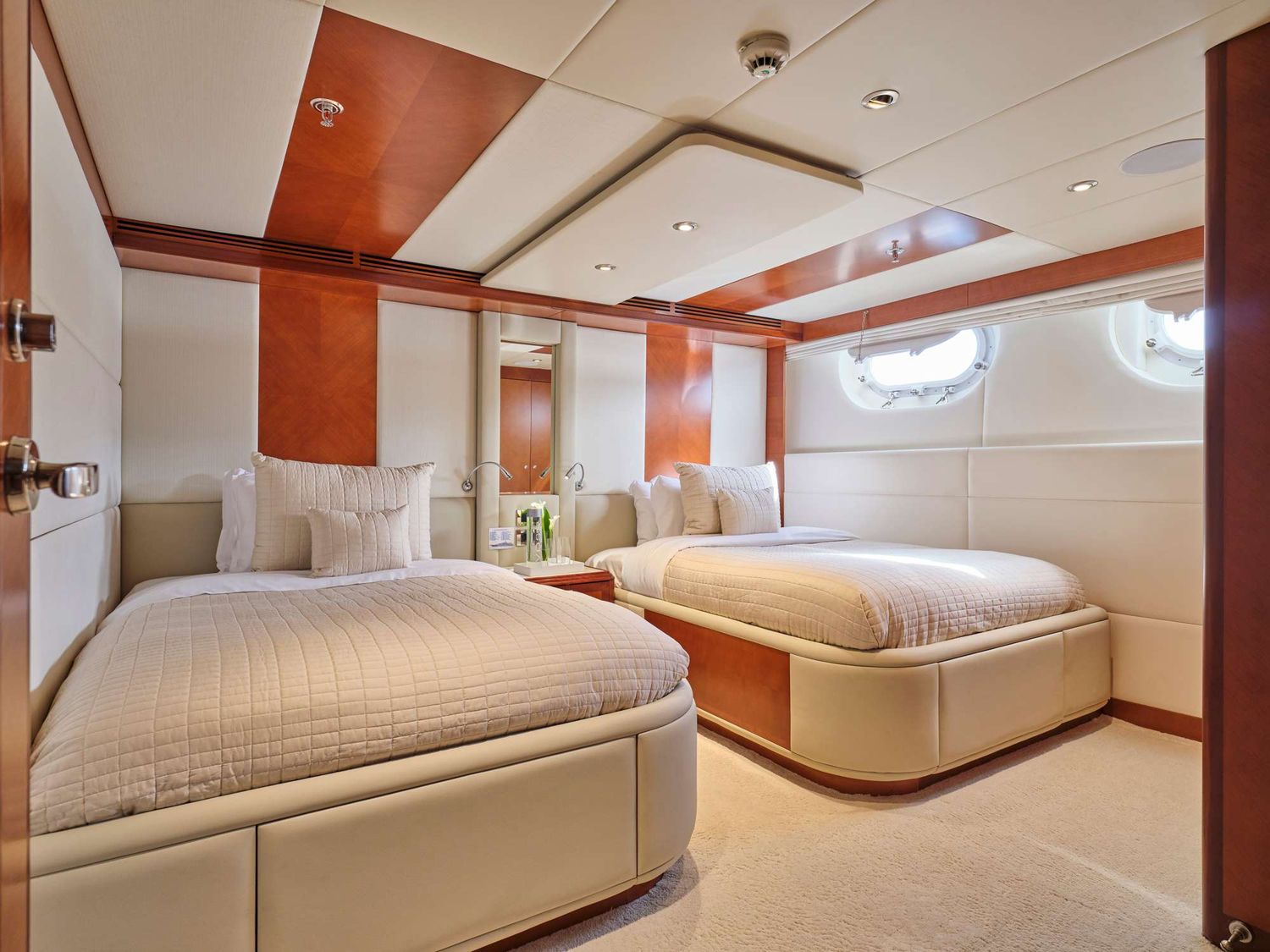 yacht-546597