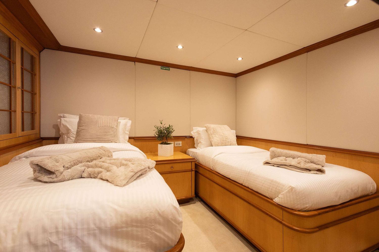 yacht-546496