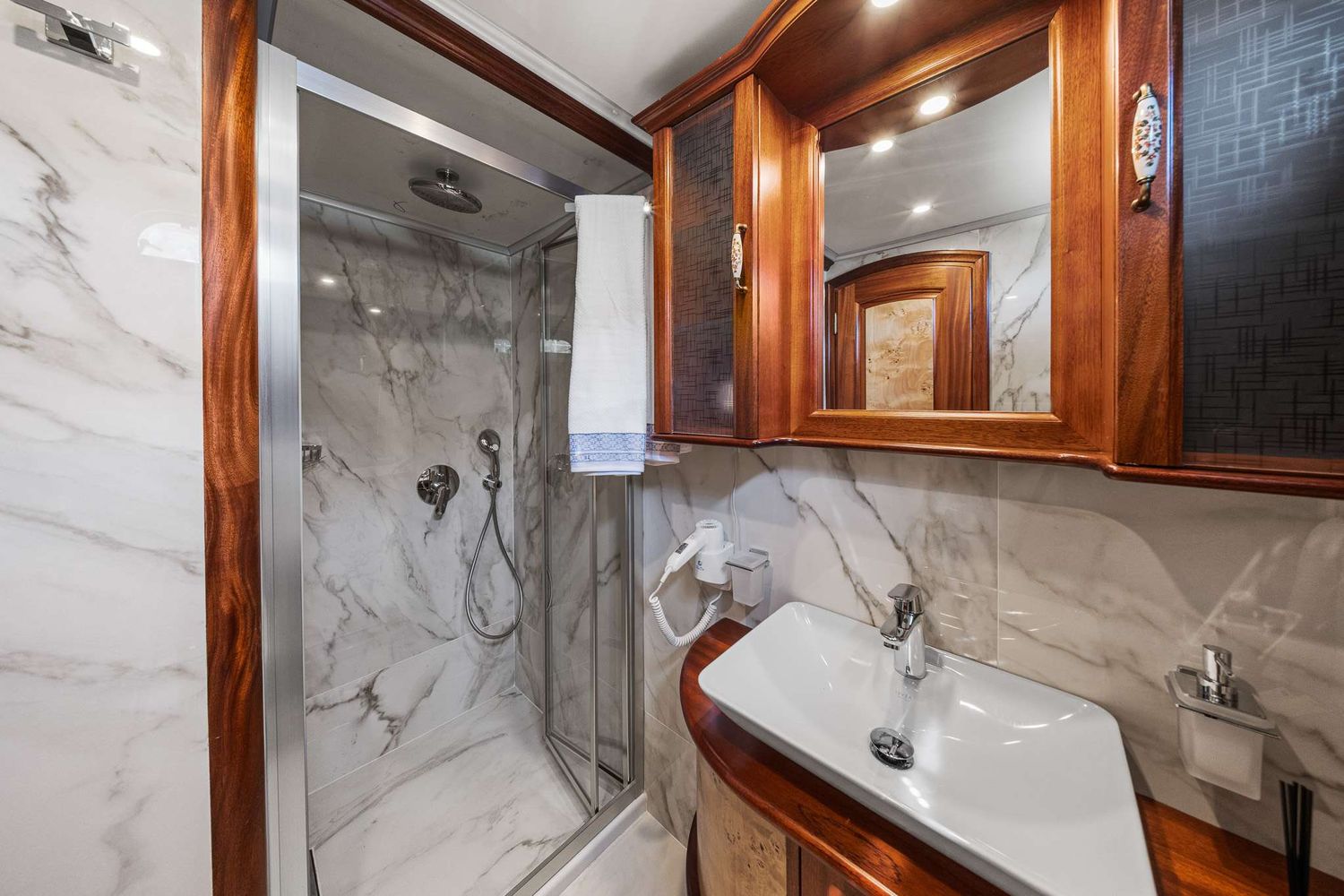 yacht-545009