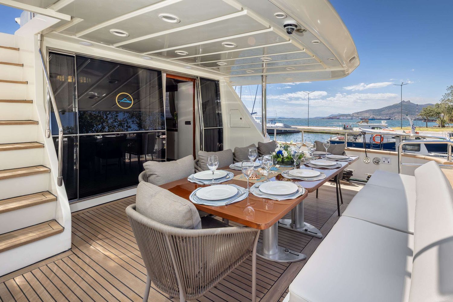 yacht-547575