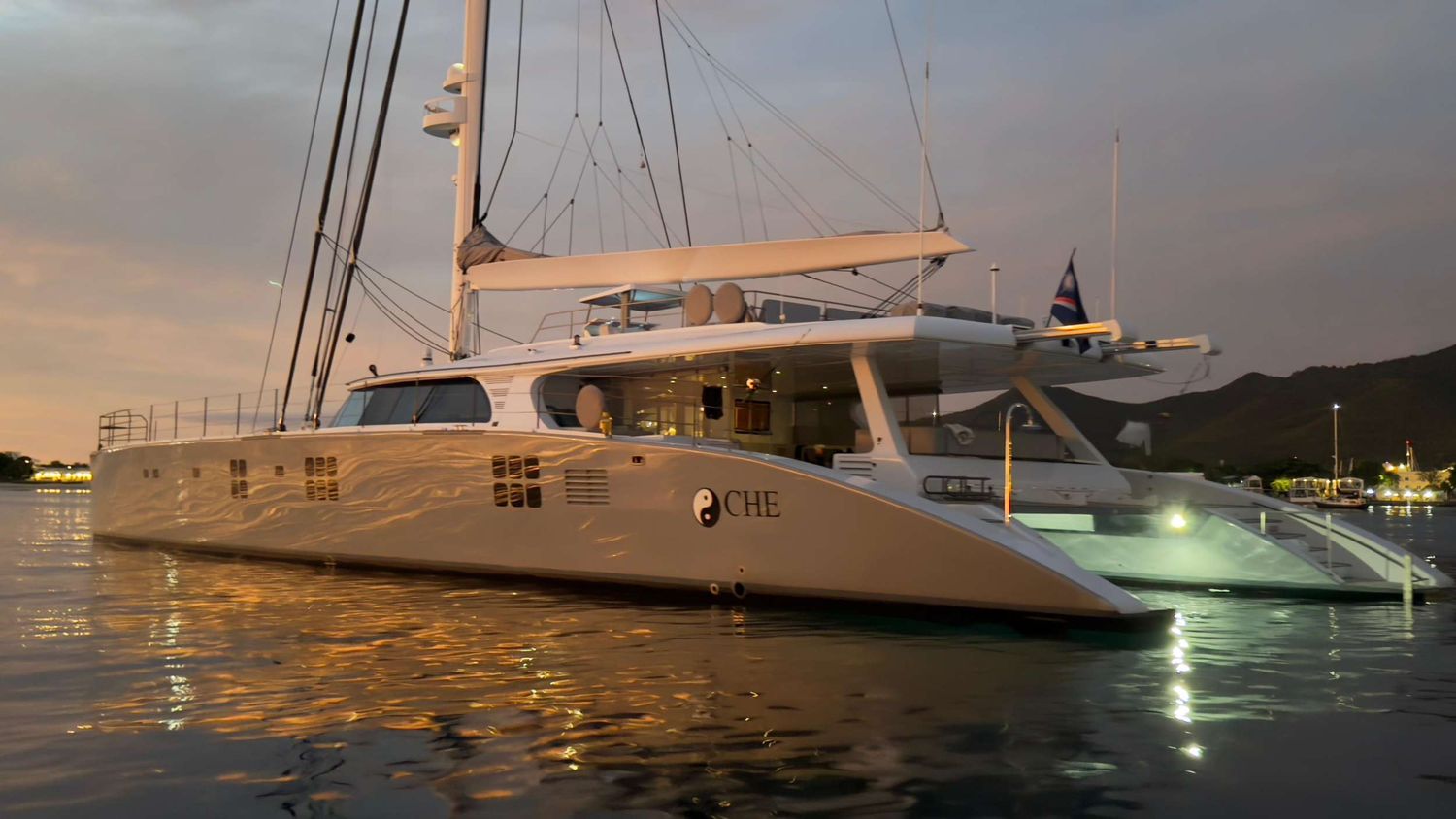 yacht-545951