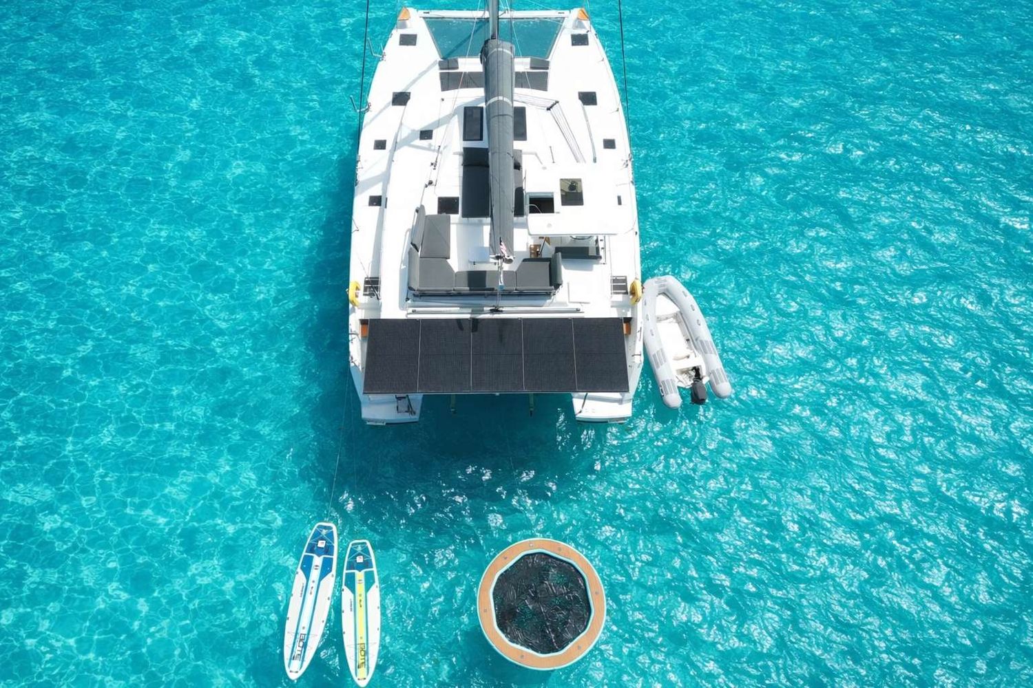 yacht-548115