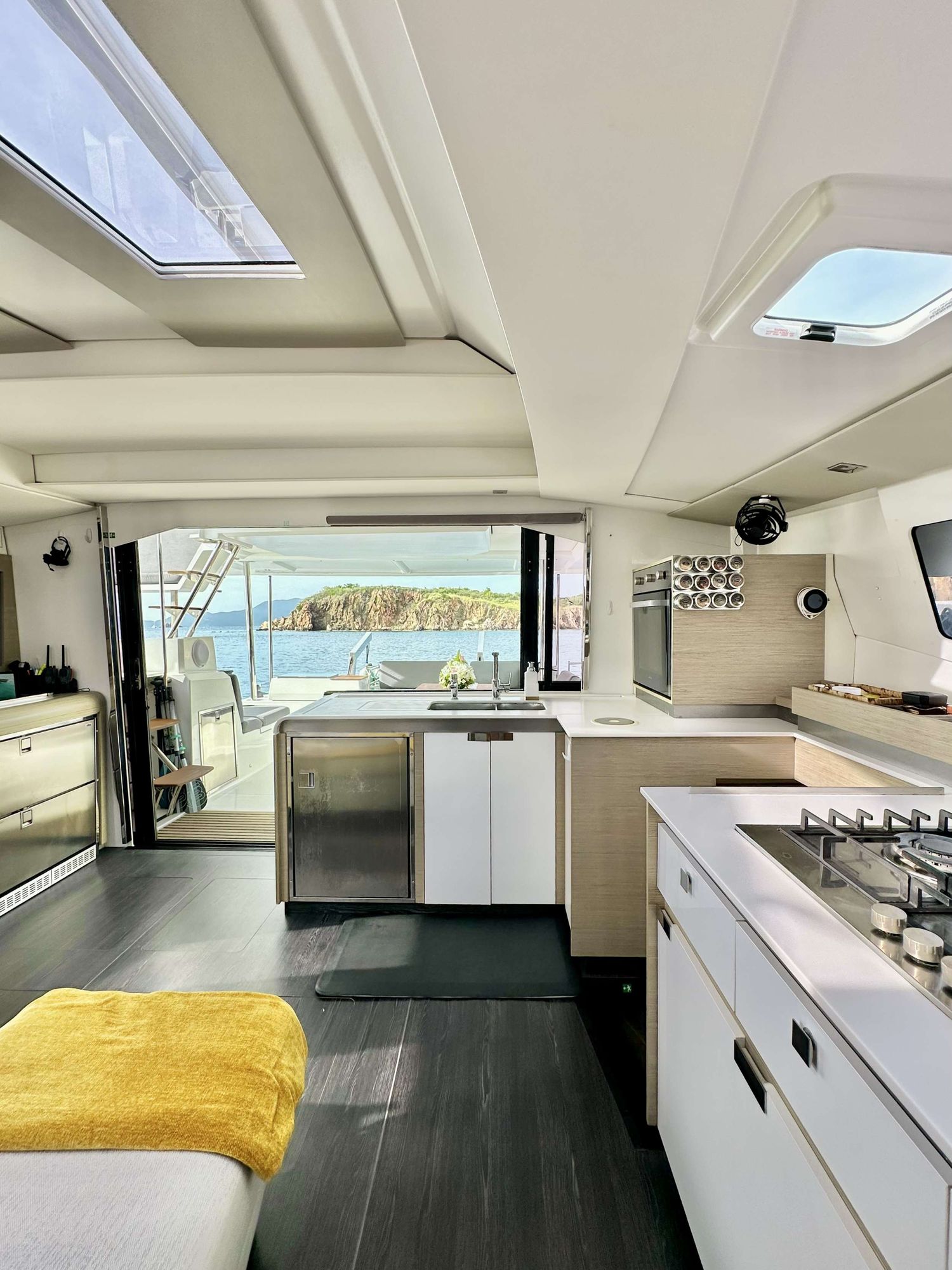 yacht-548117