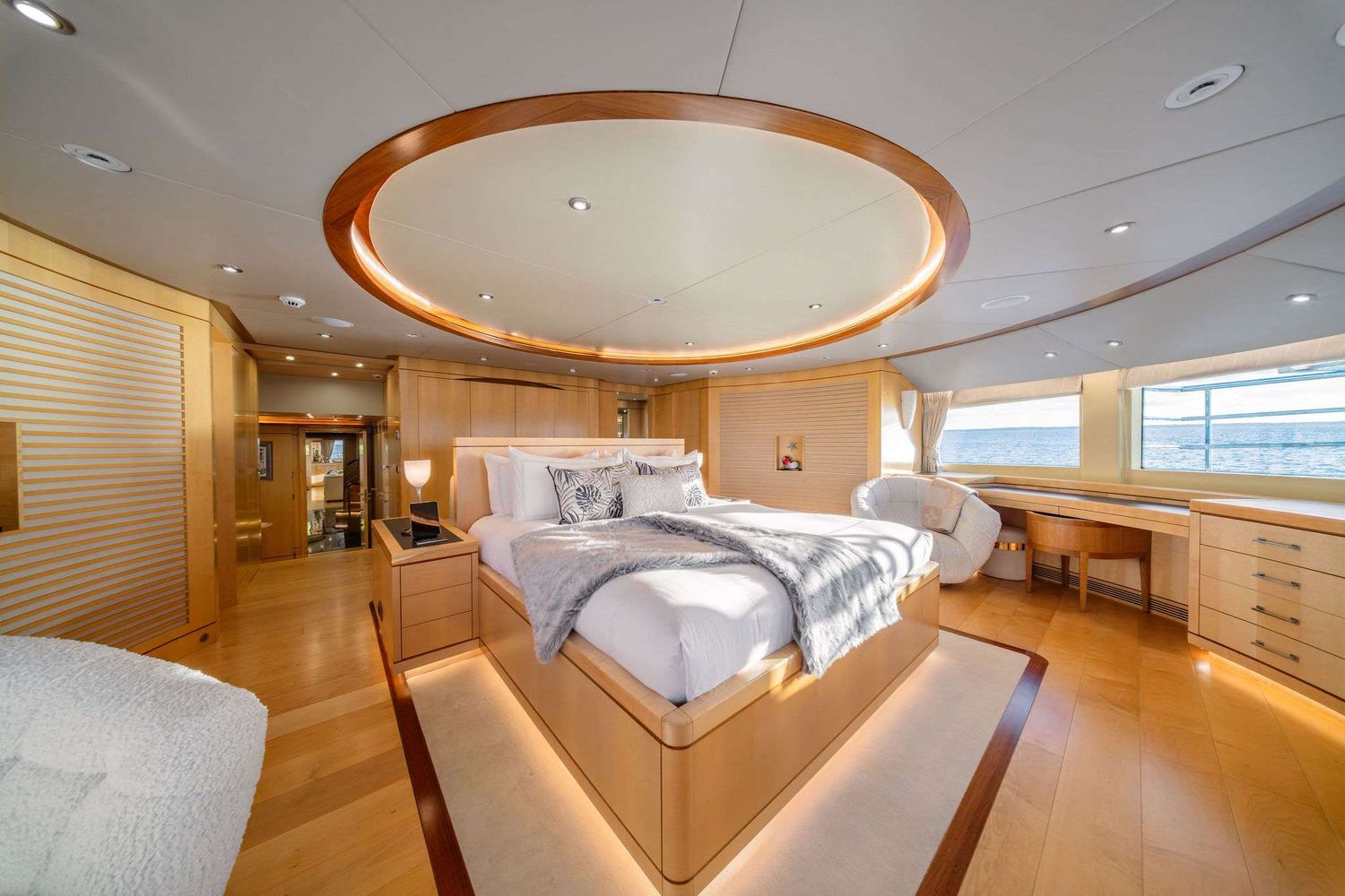 yacht-547218