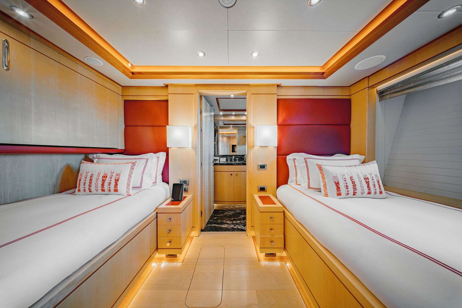 yacht-547221