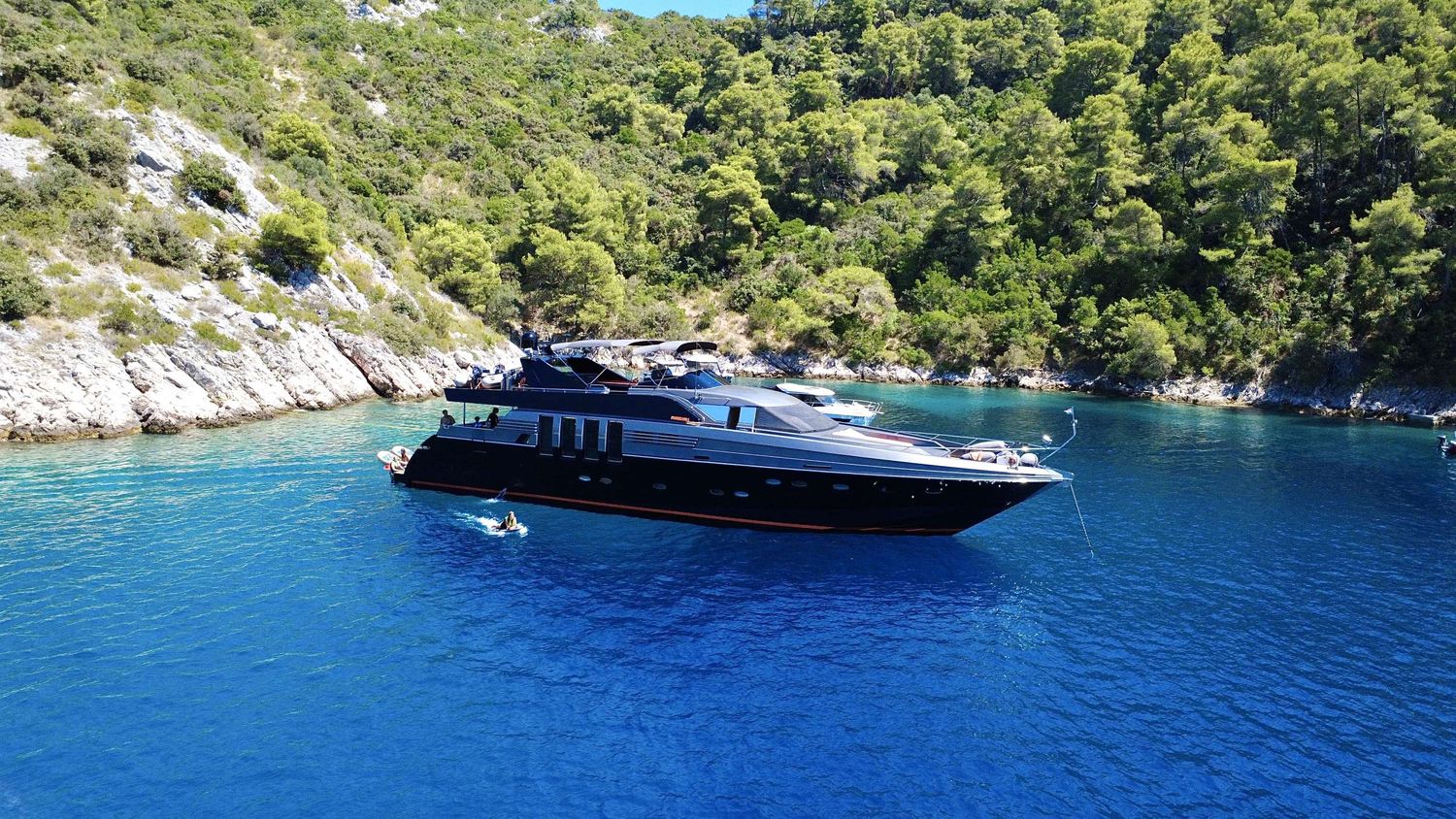 yacht-547103