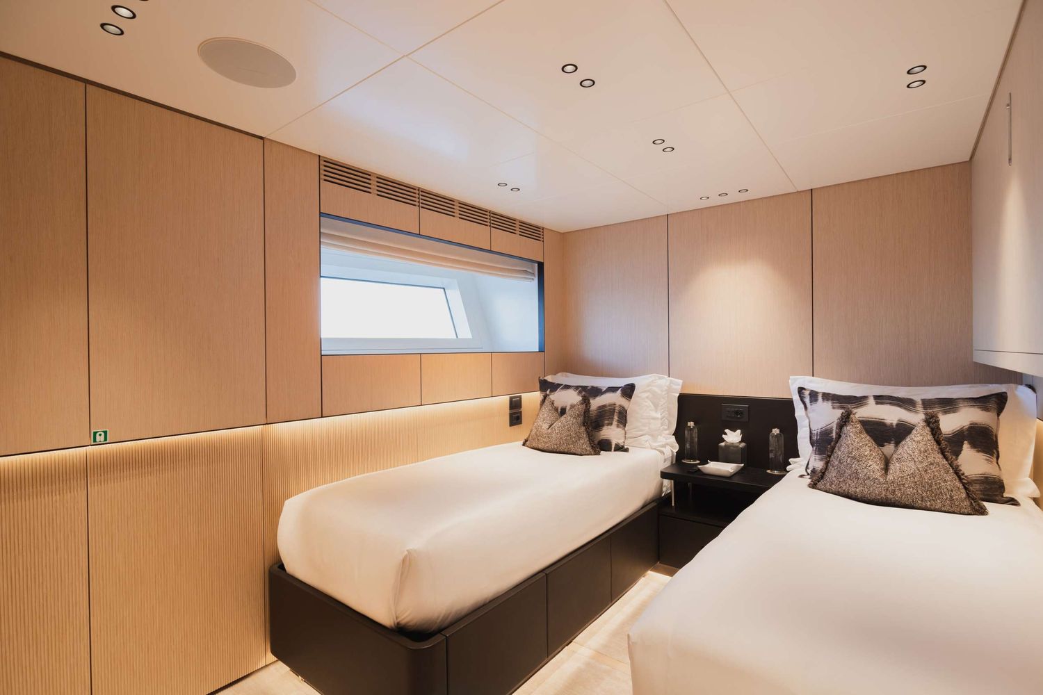 yacht-546925