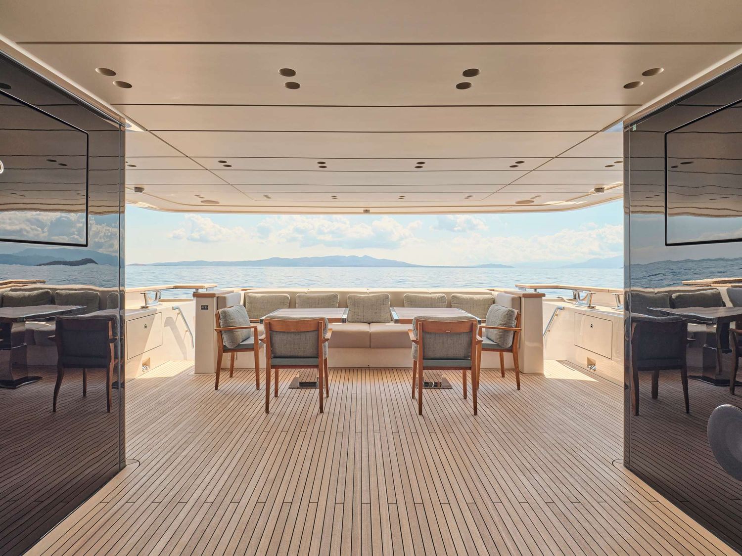yacht-547110