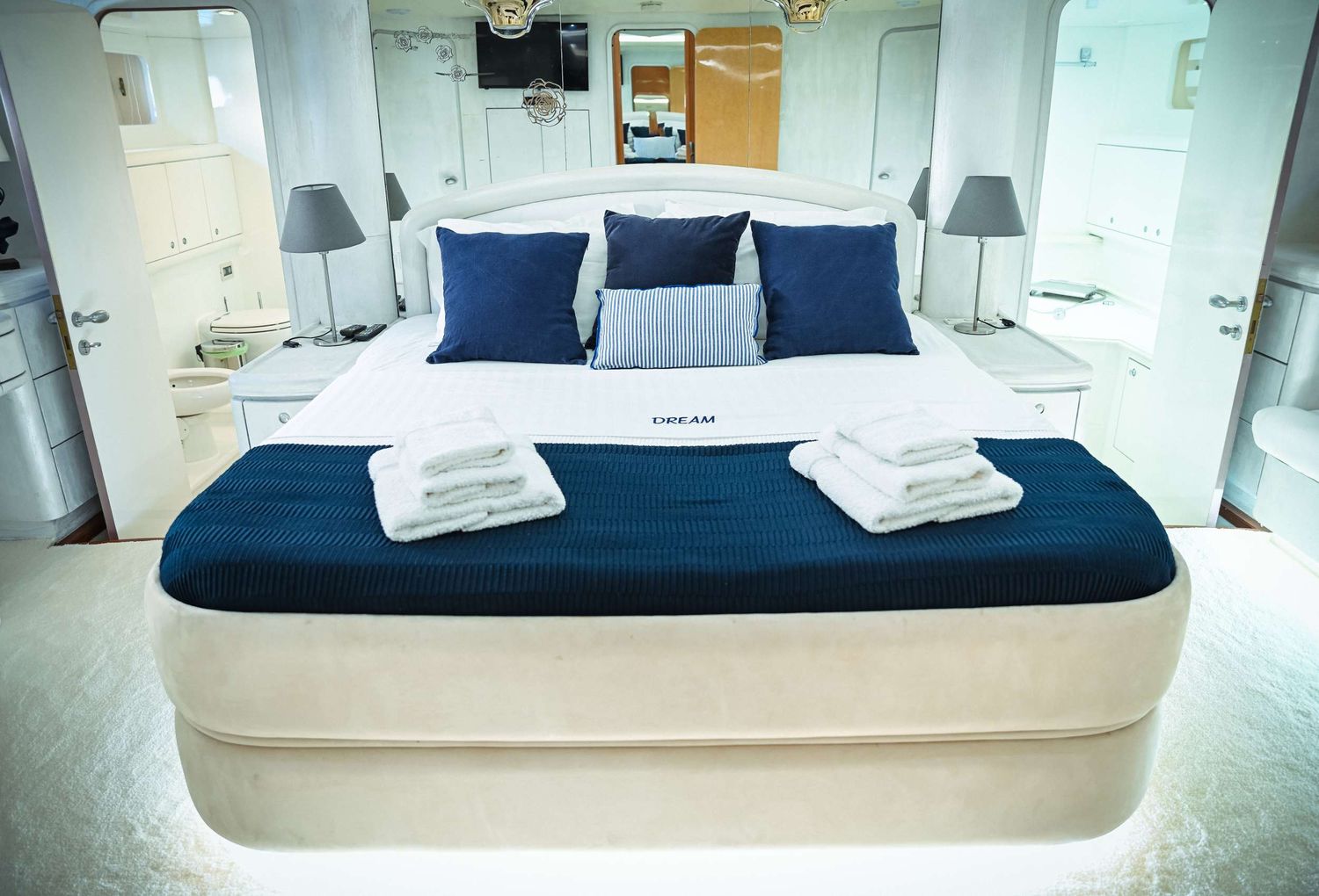 yacht-547128