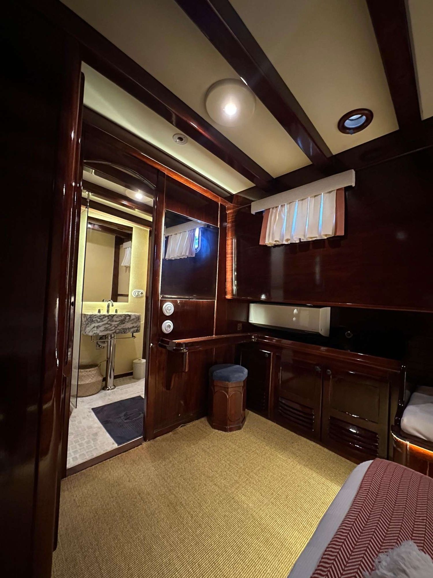 yacht-547727