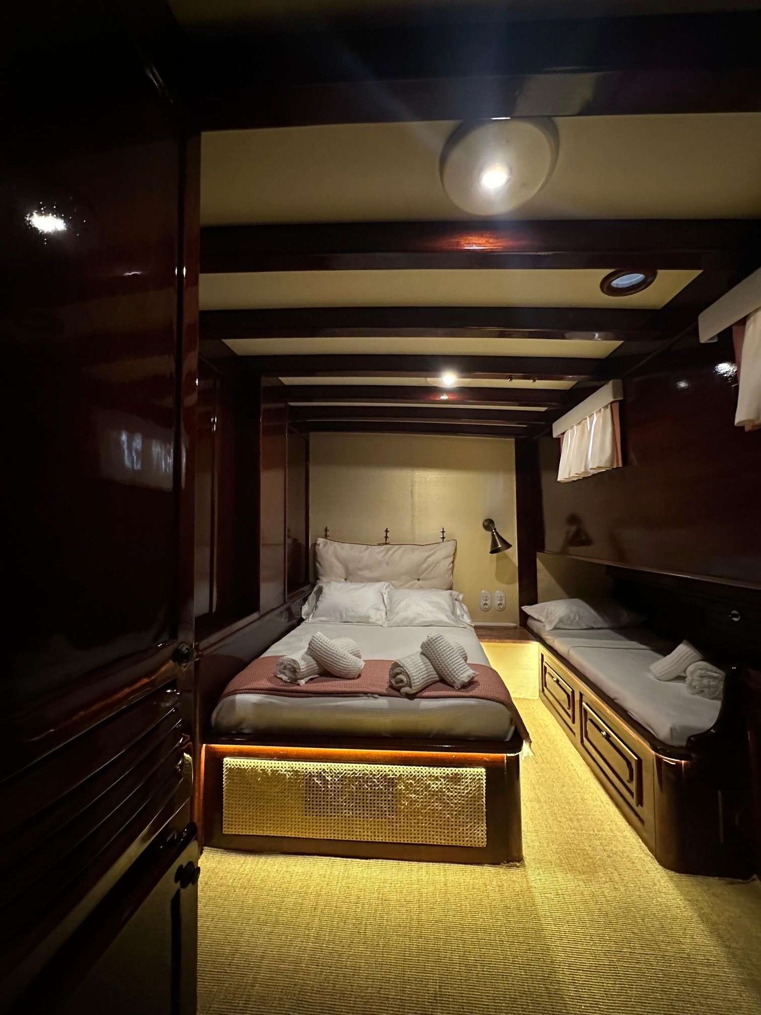 yacht-547728