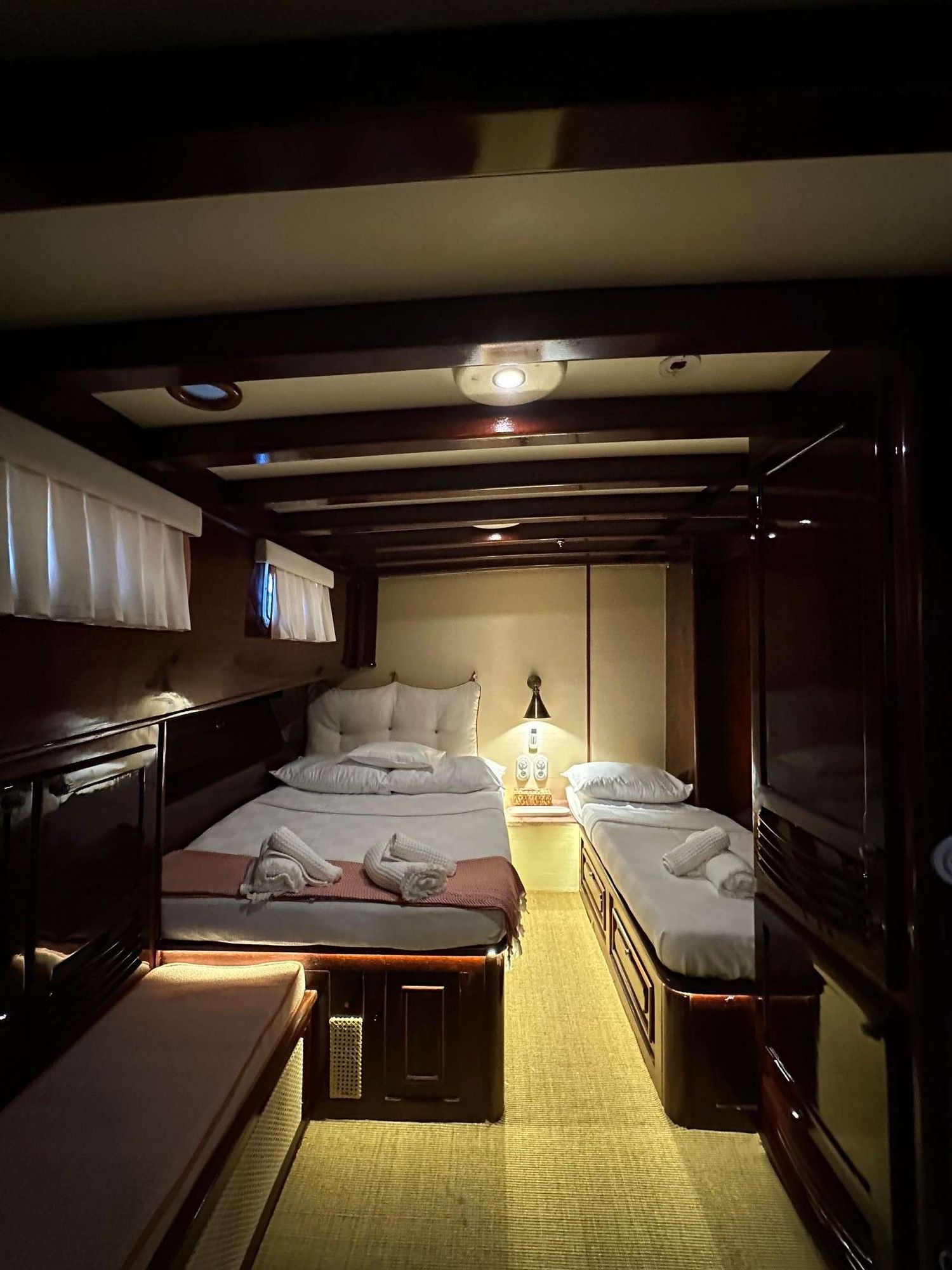 yacht-547723