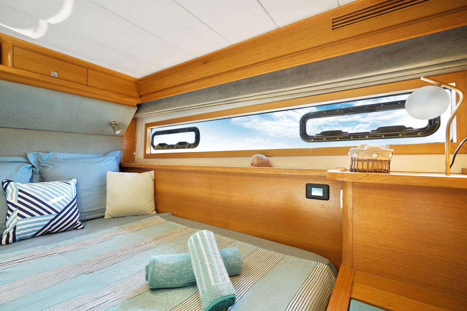 yacht-547778