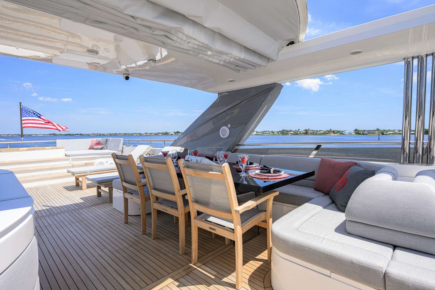 yacht-547316
