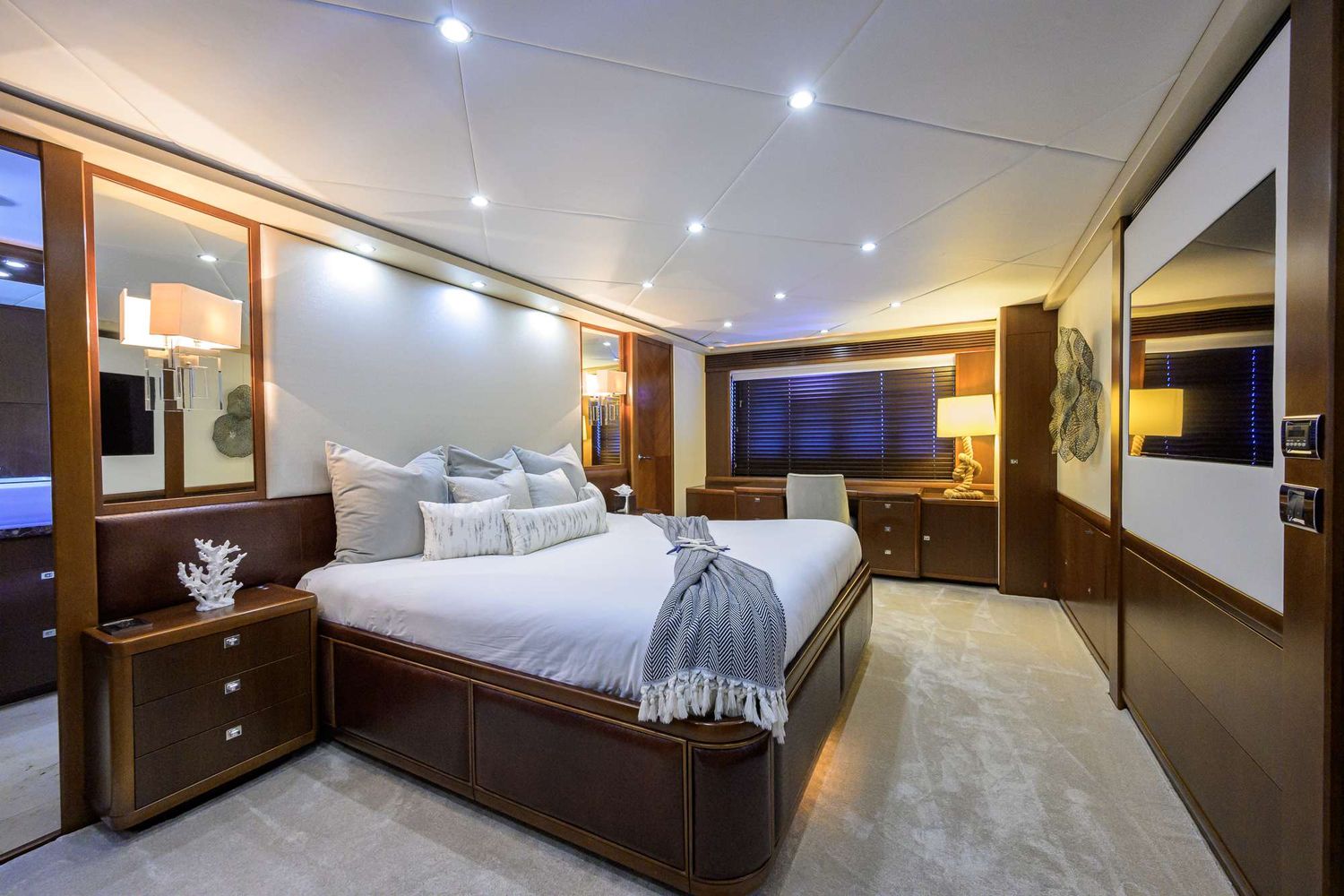 yacht-547308