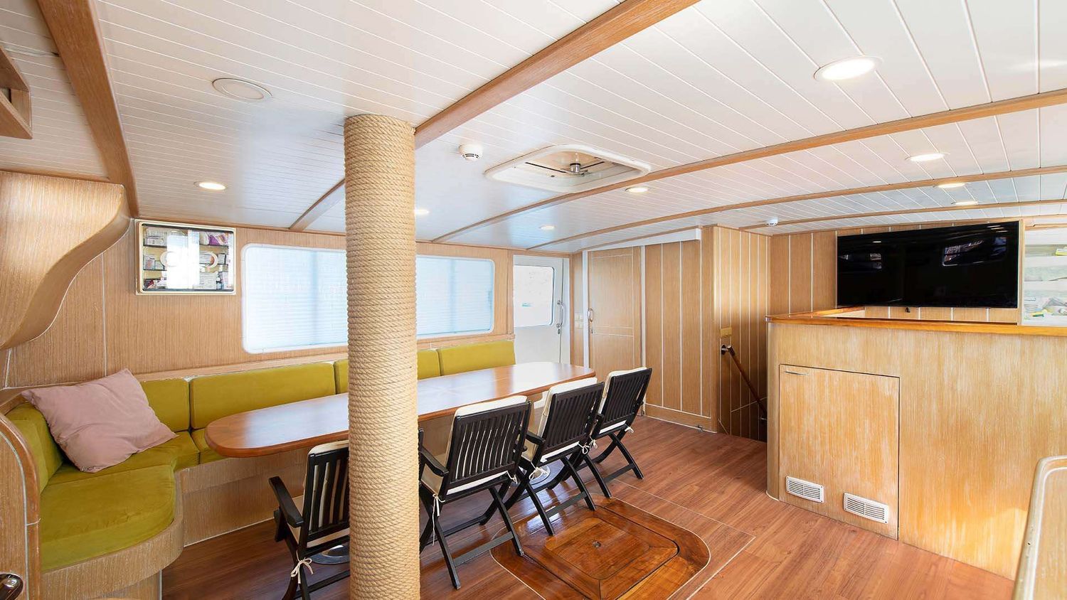 yacht-548197