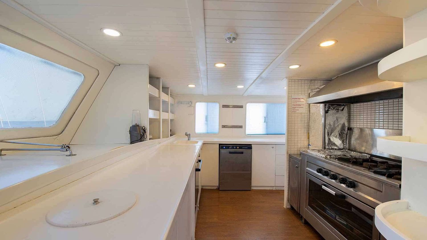 yacht-548198