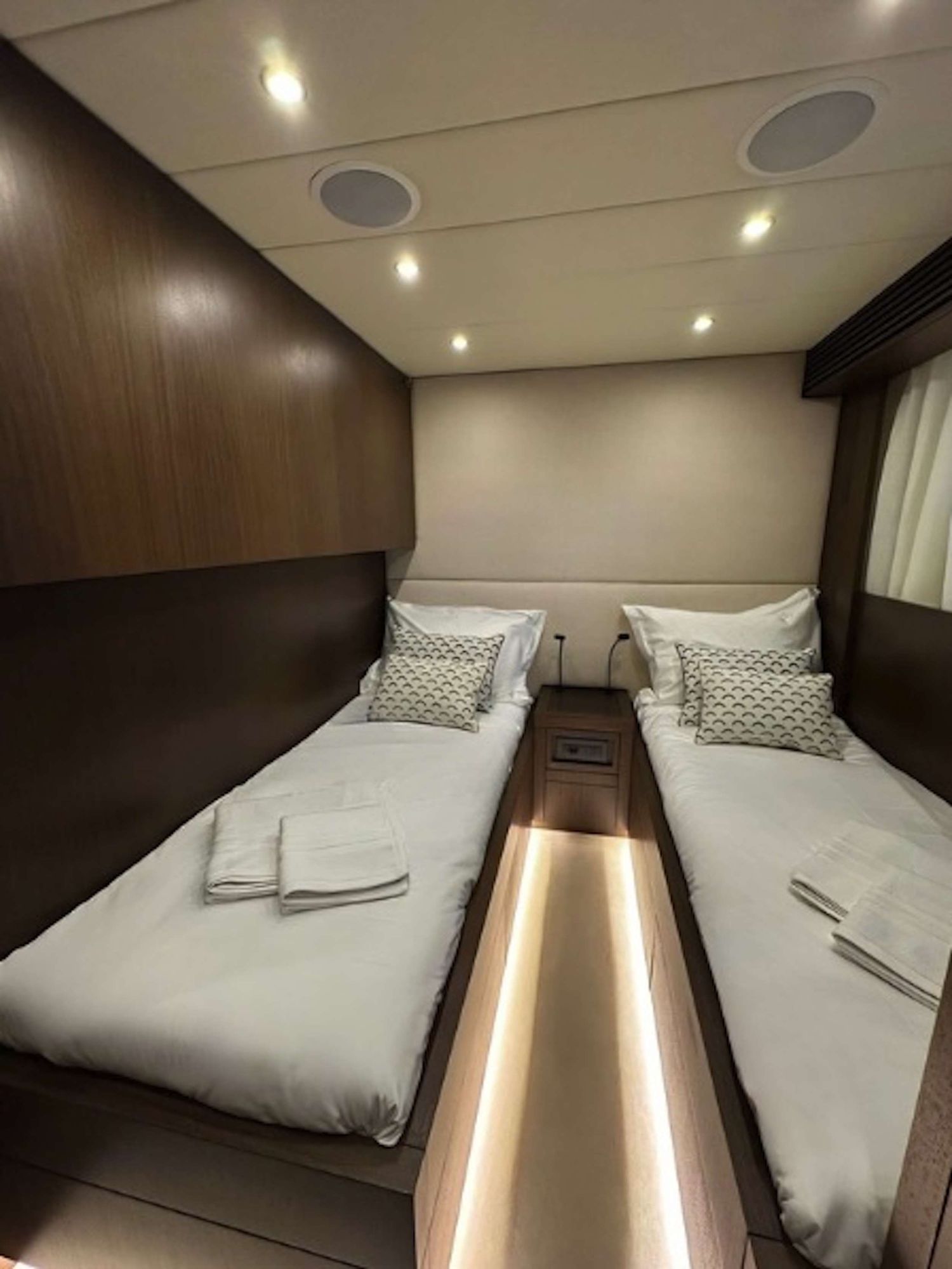 yacht-548335