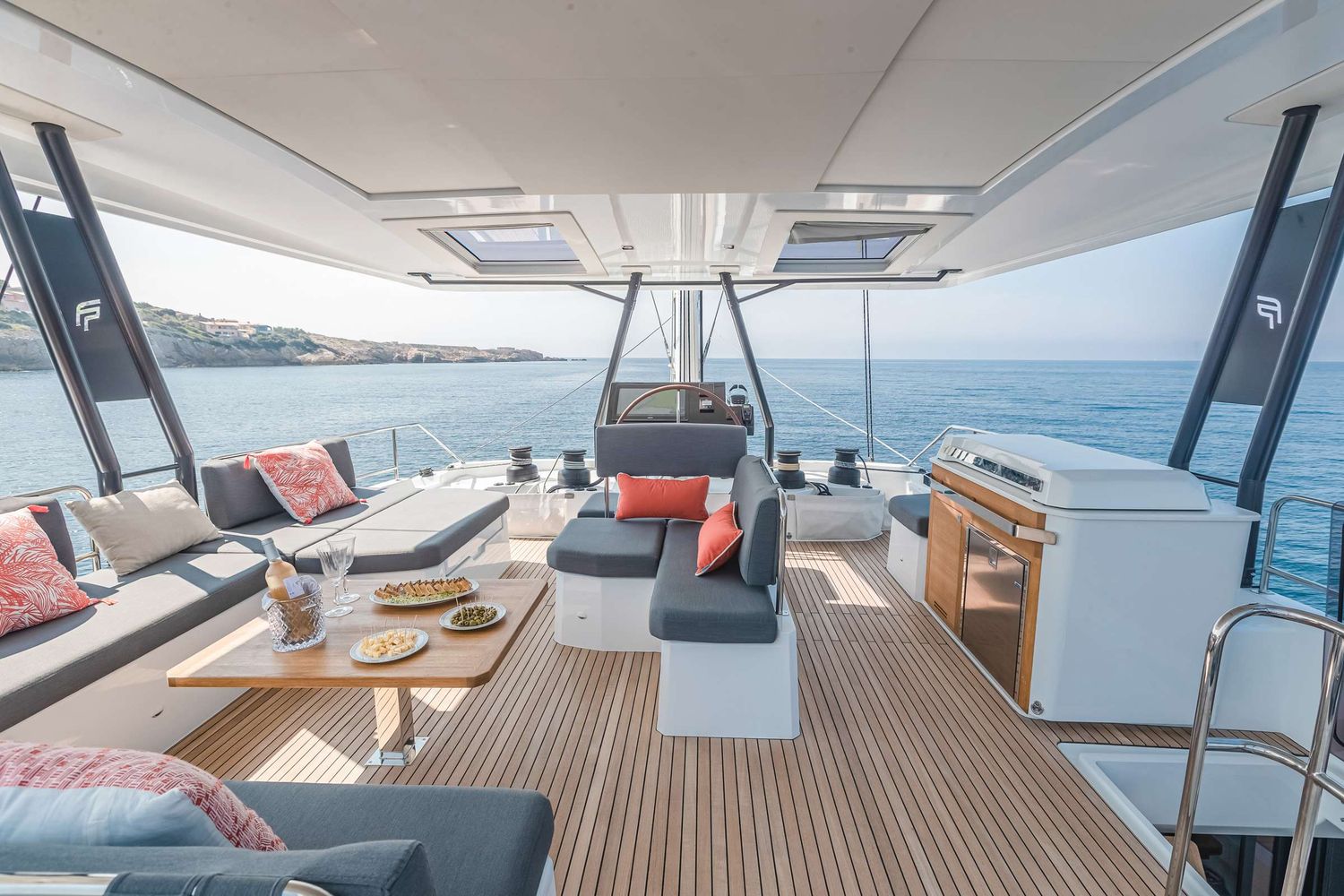 yacht-548471