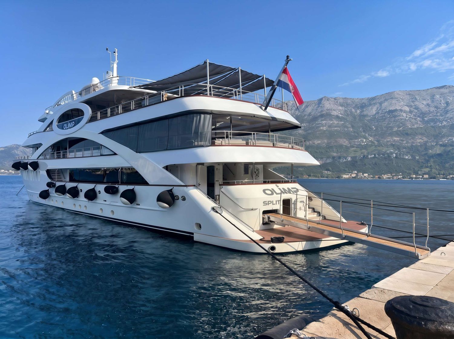 yacht-548204