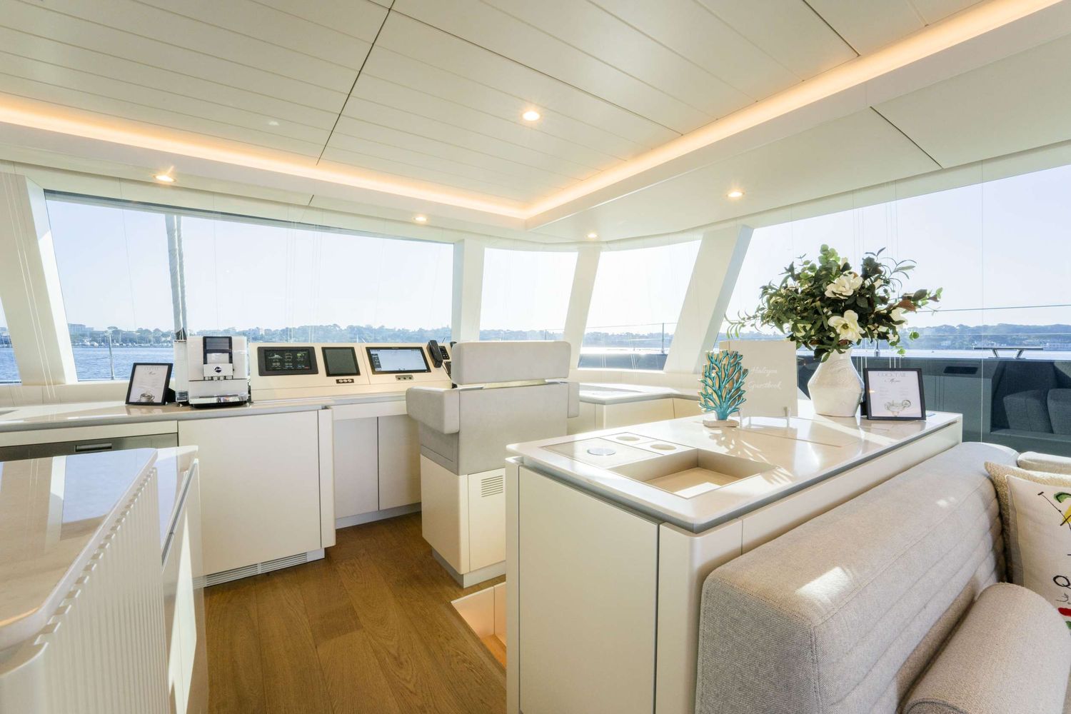 yacht-548378