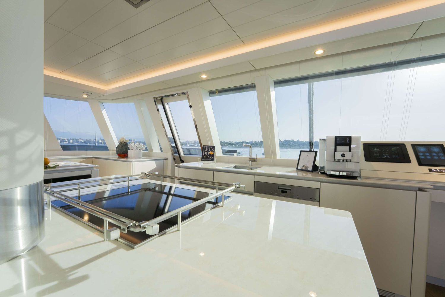 yacht-548379