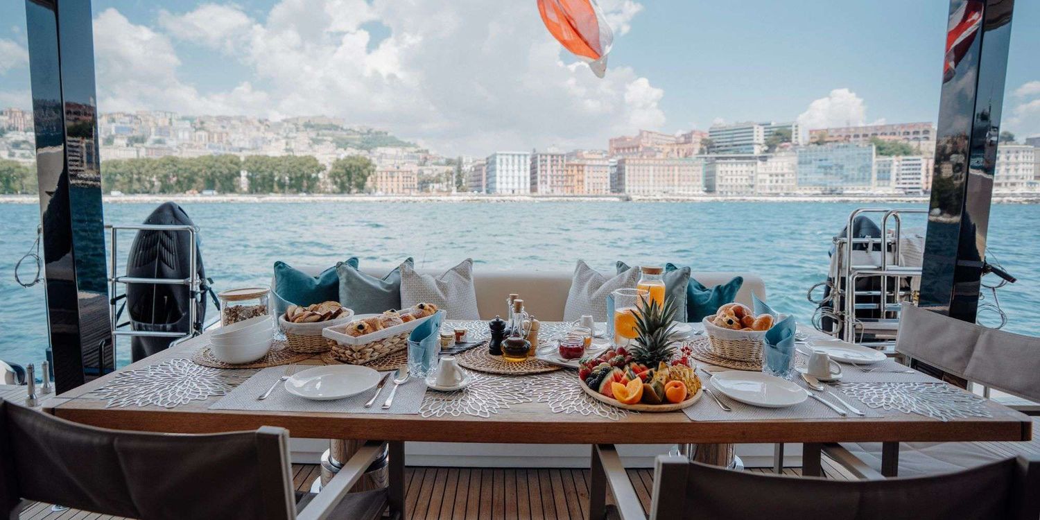 yacht-548605
