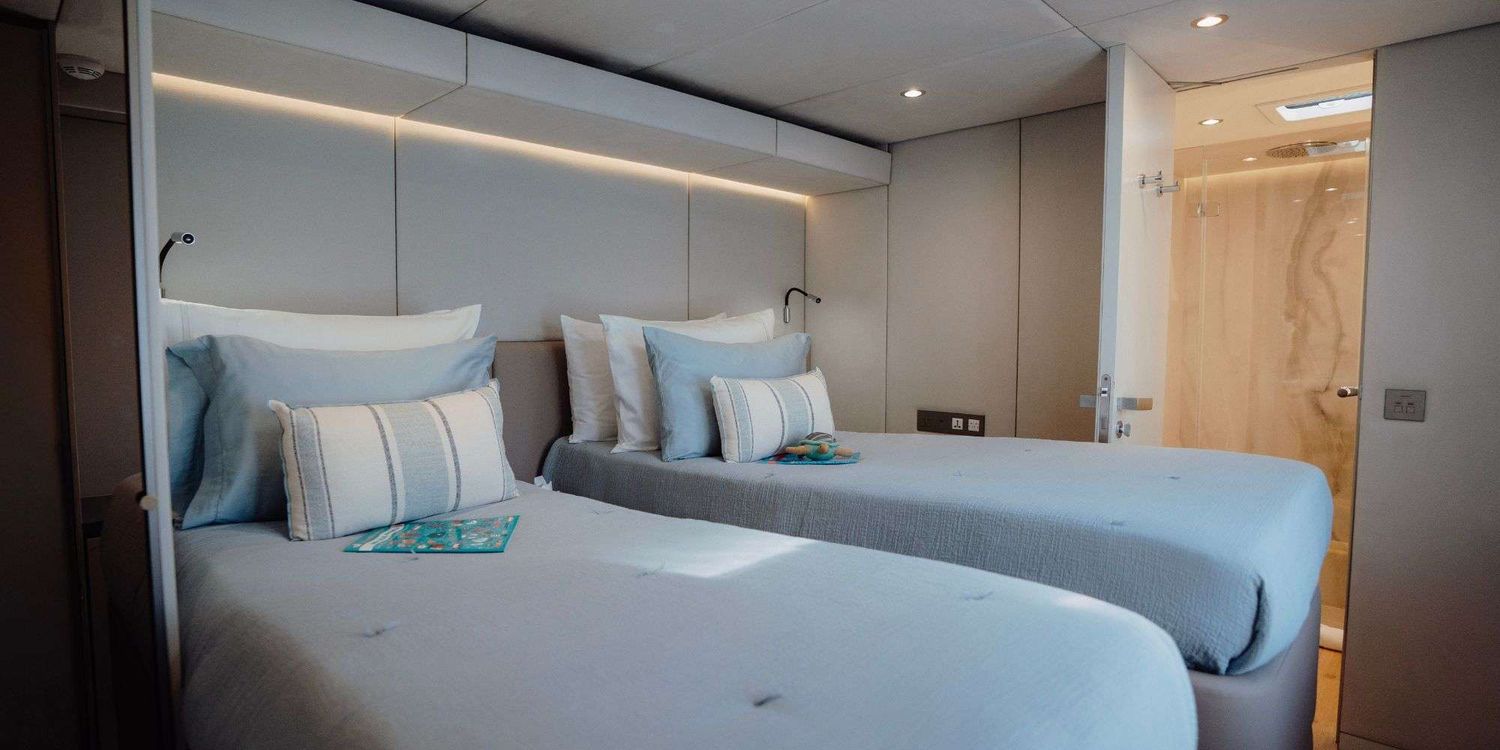 yacht-548604