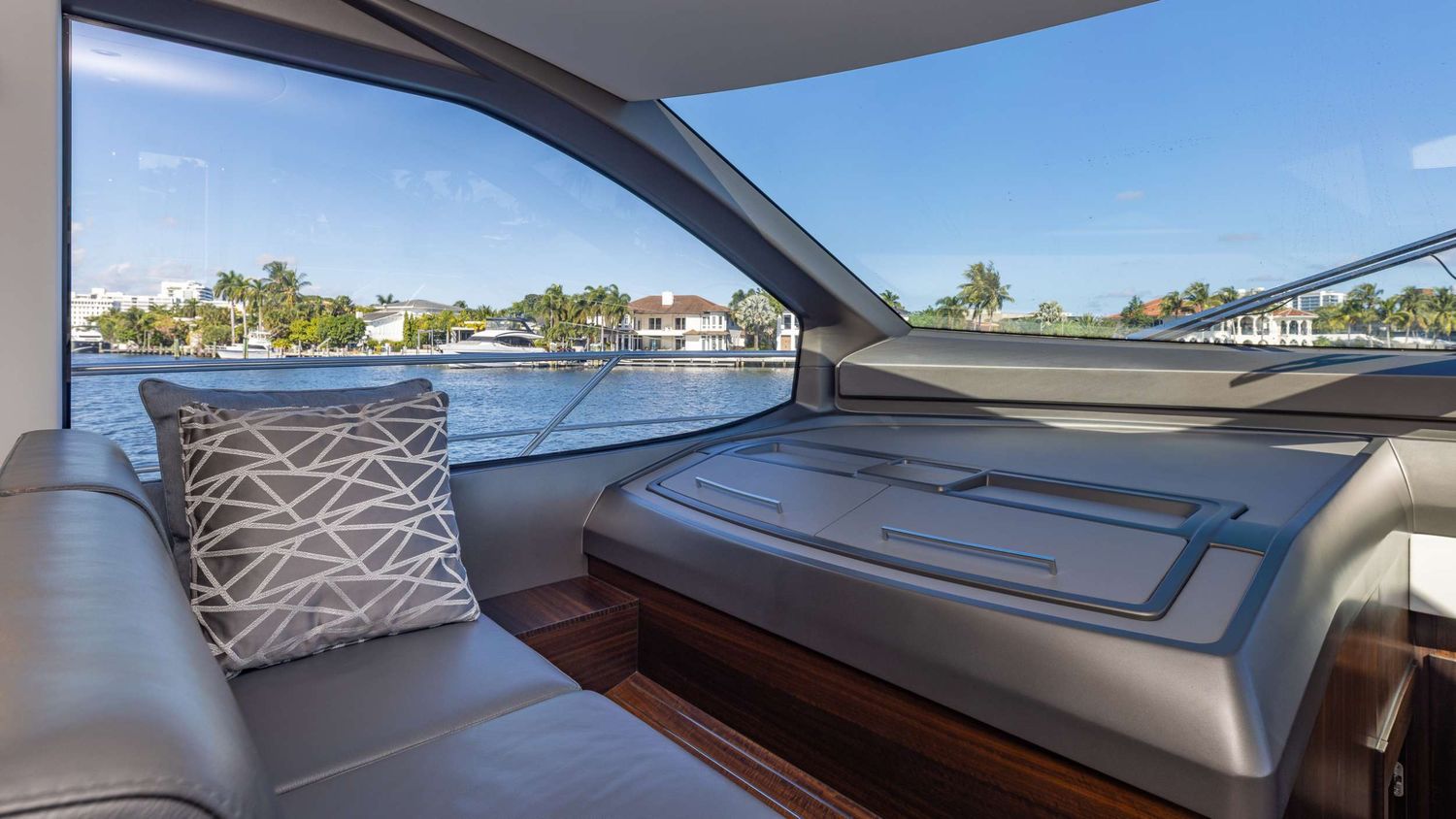 yacht-548853