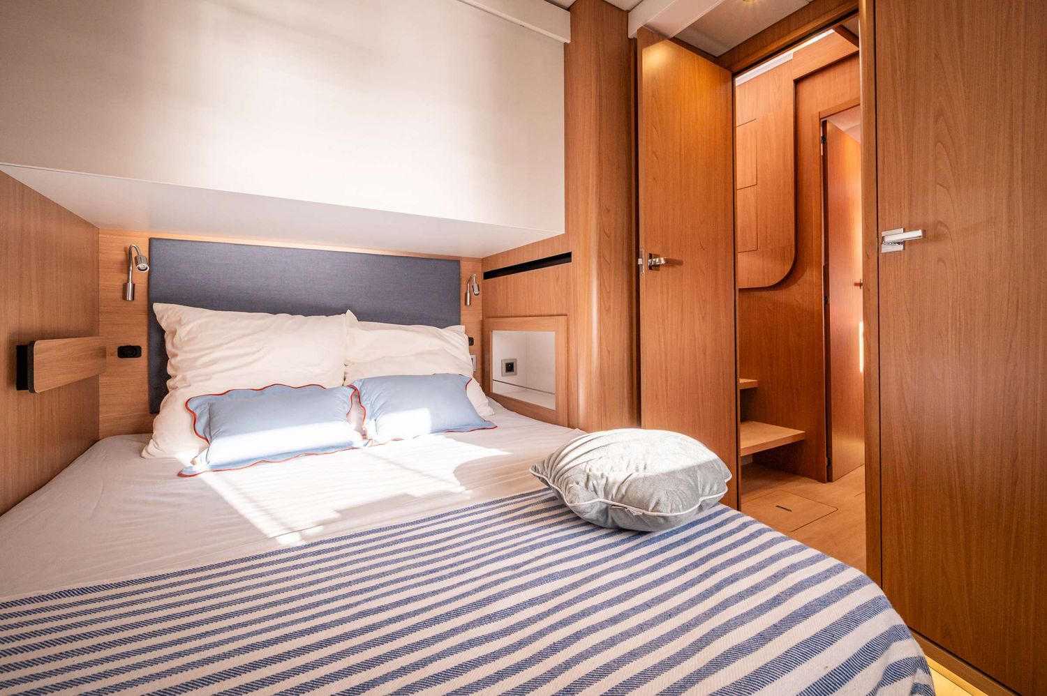 yacht-548950