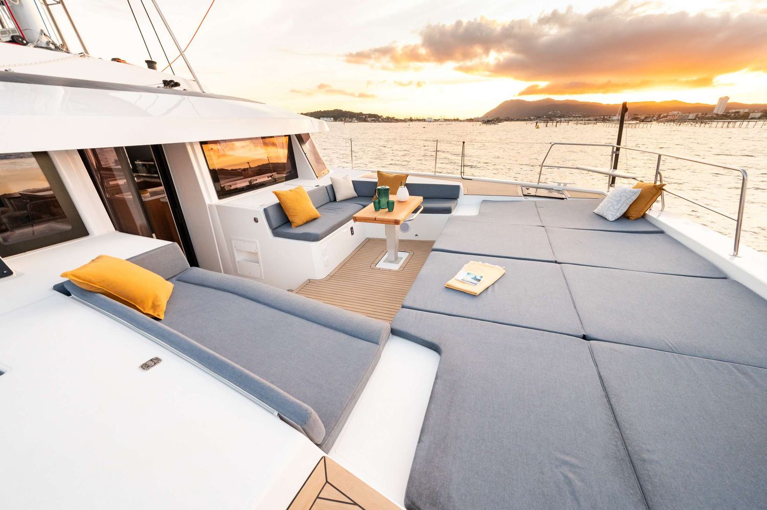 yacht-548938