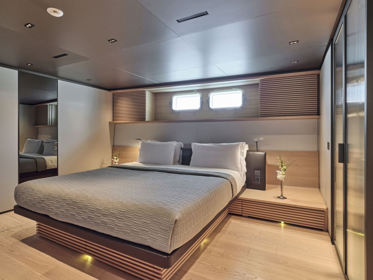 yacht-550534