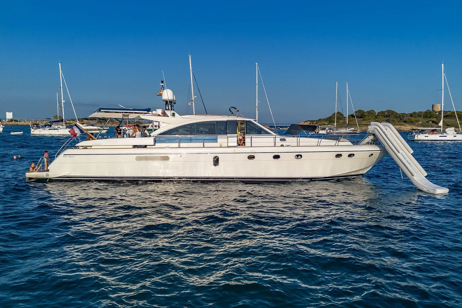 yacht-562628
