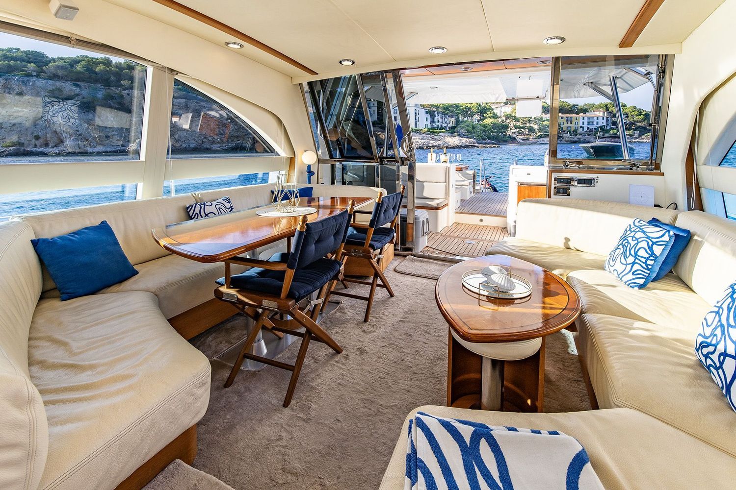 yacht-551393