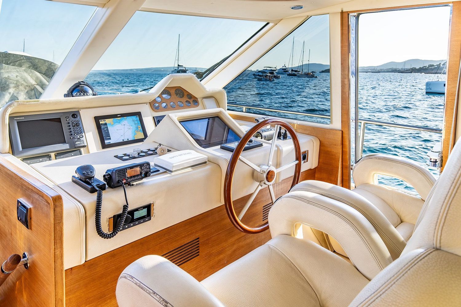 yacht-551392