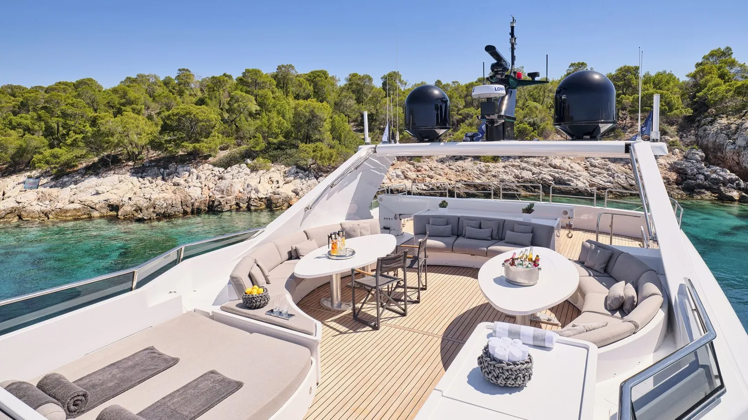 yacht-562708