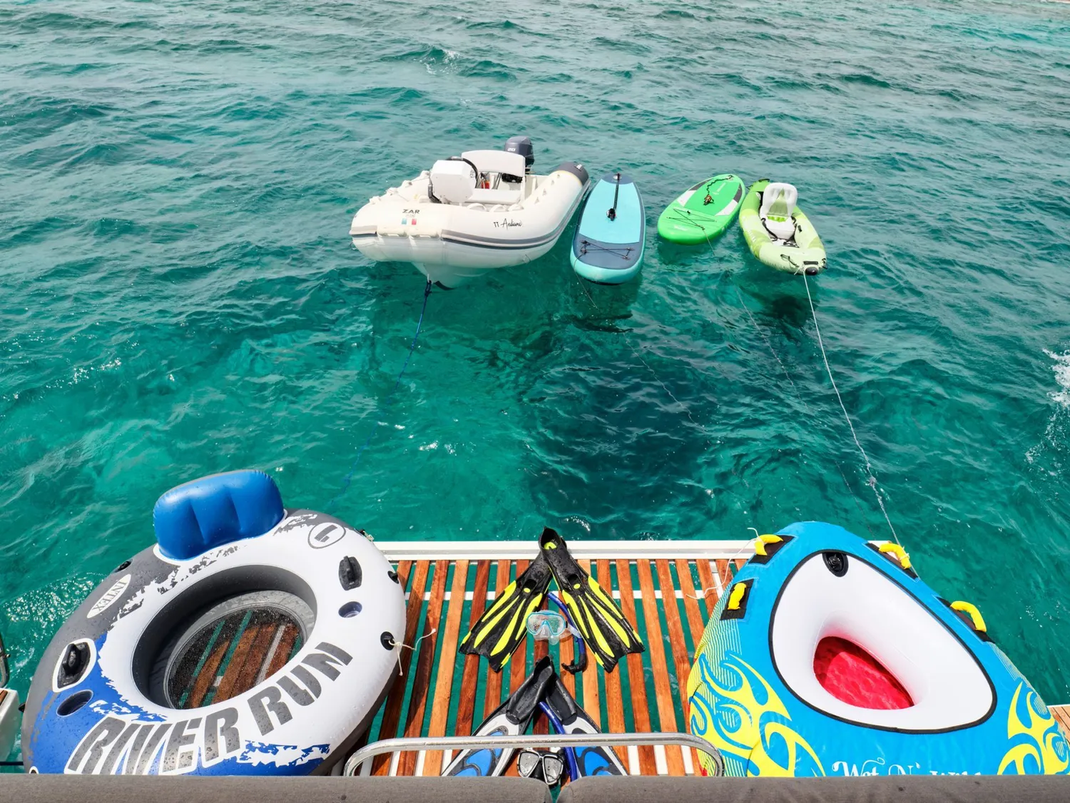 yacht-568111