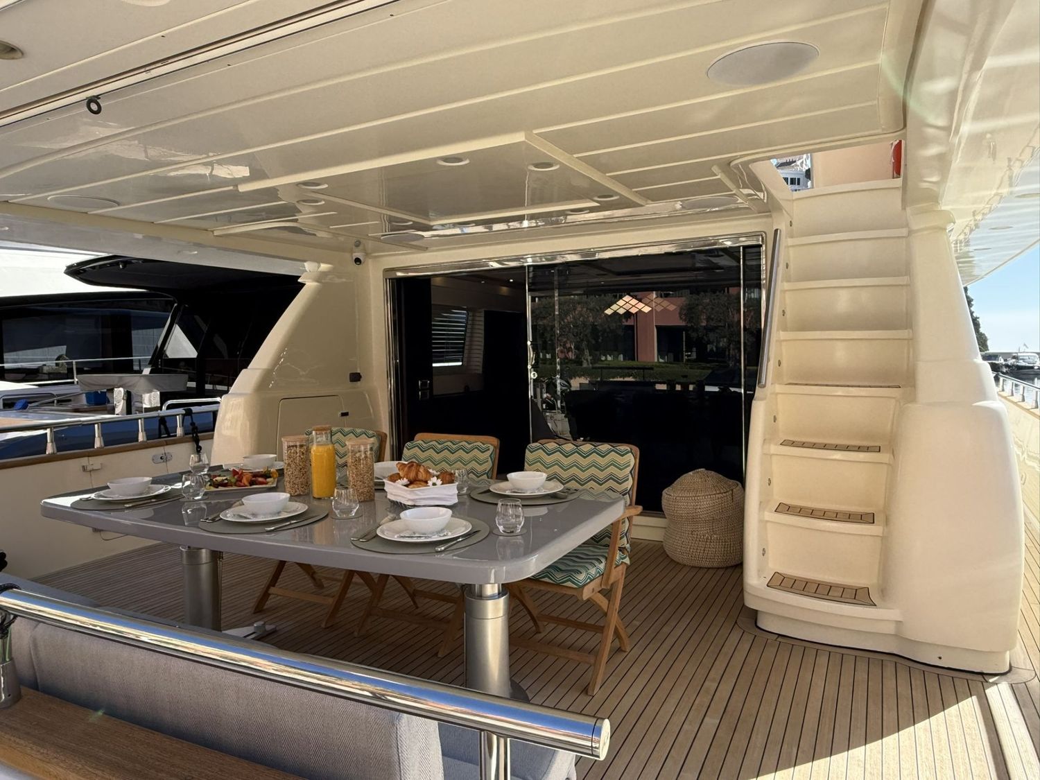 yacht-550518