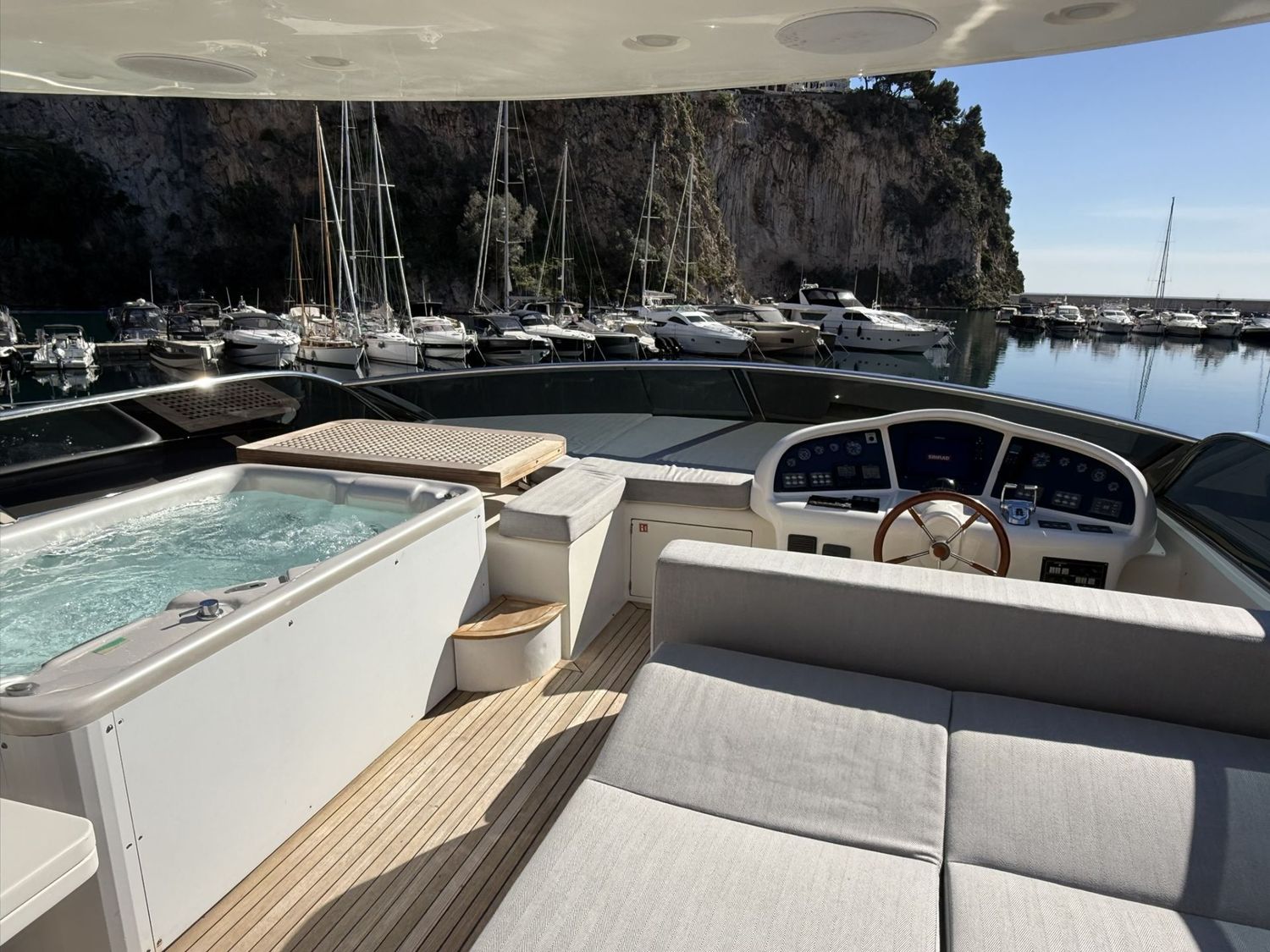 yacht-550521