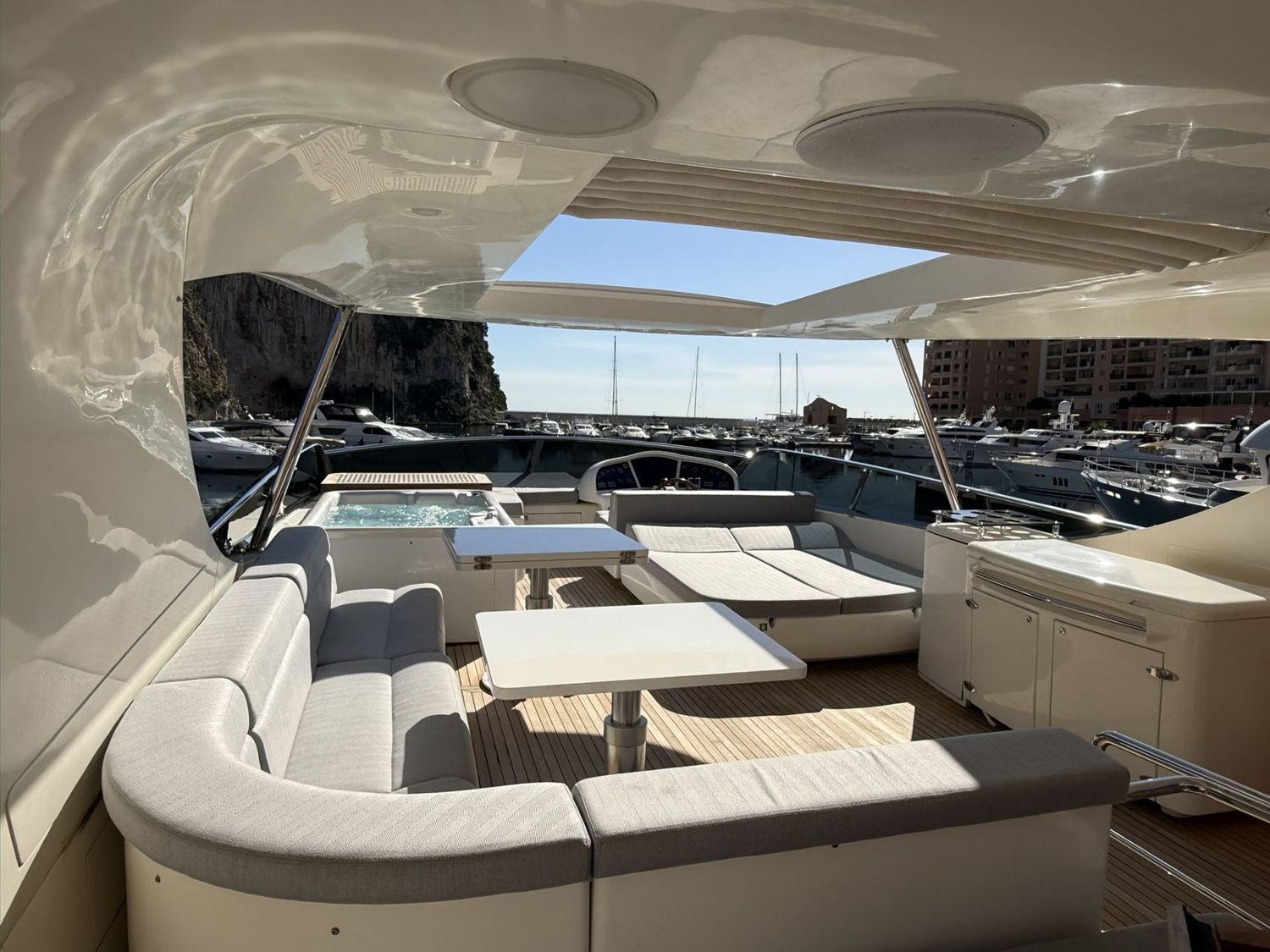 yacht-550517