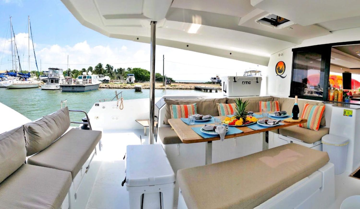 yacht-551746