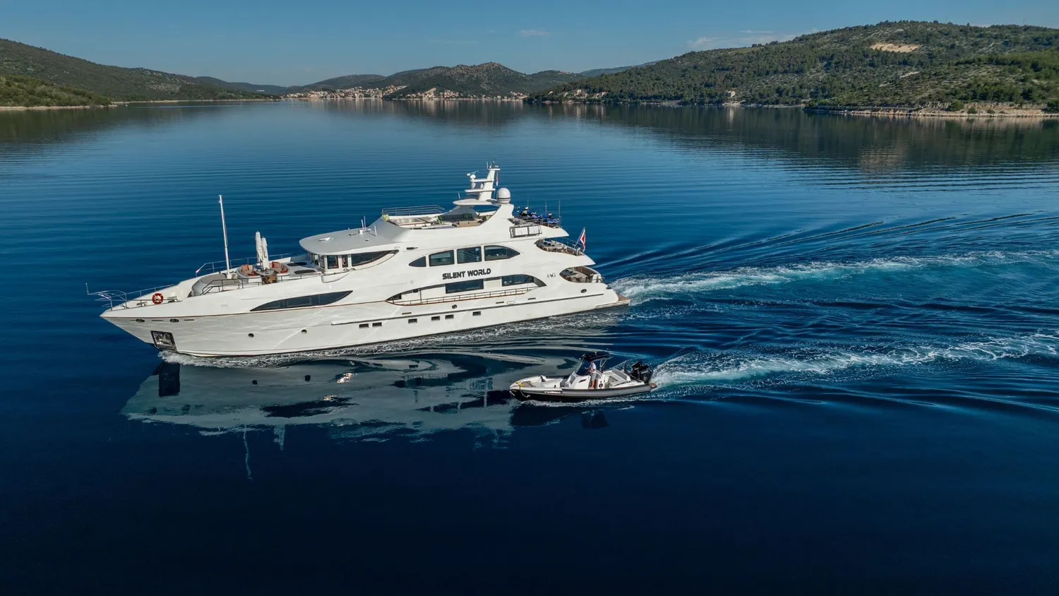 yacht-568432