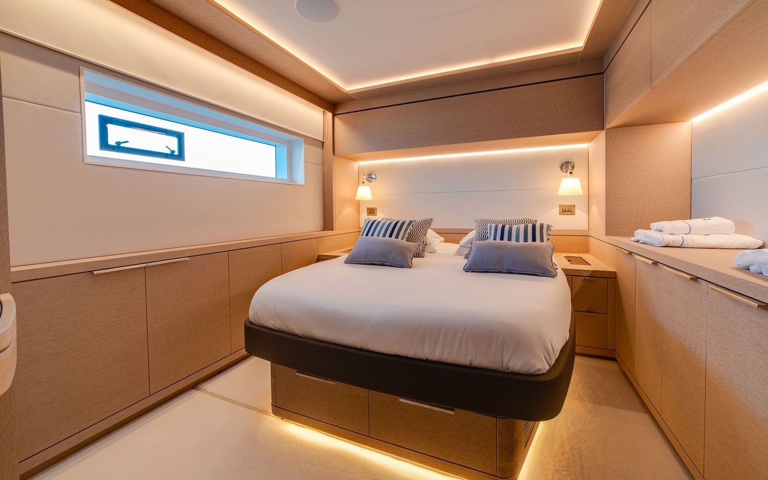 yacht-551456