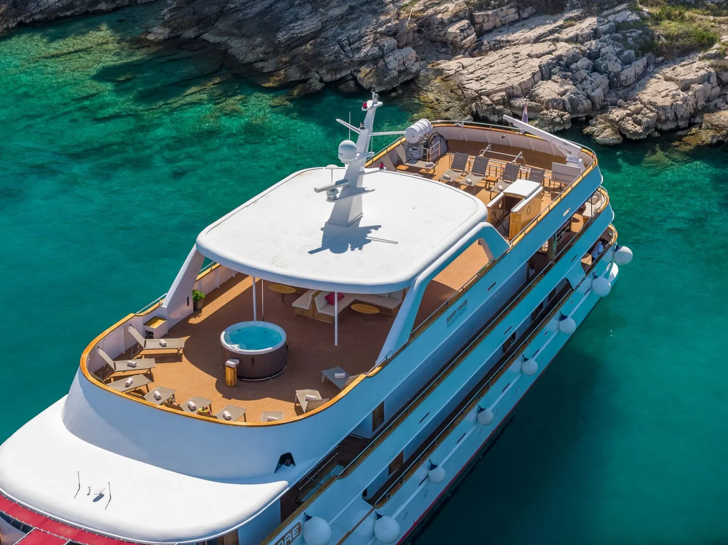 yacht-550473