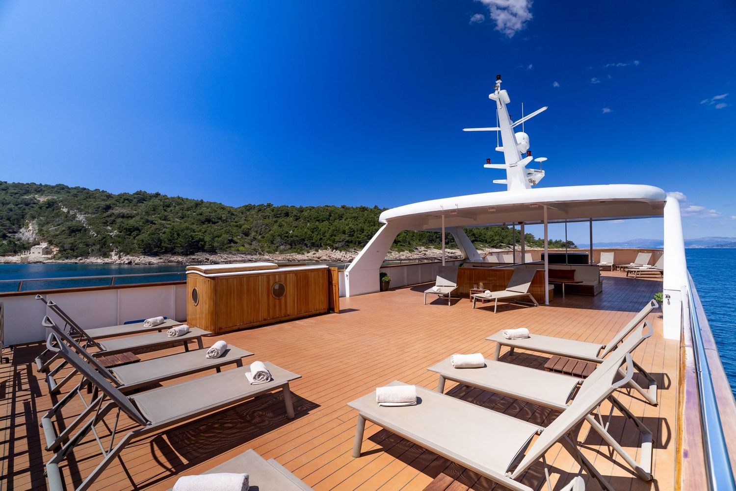 yacht-550471