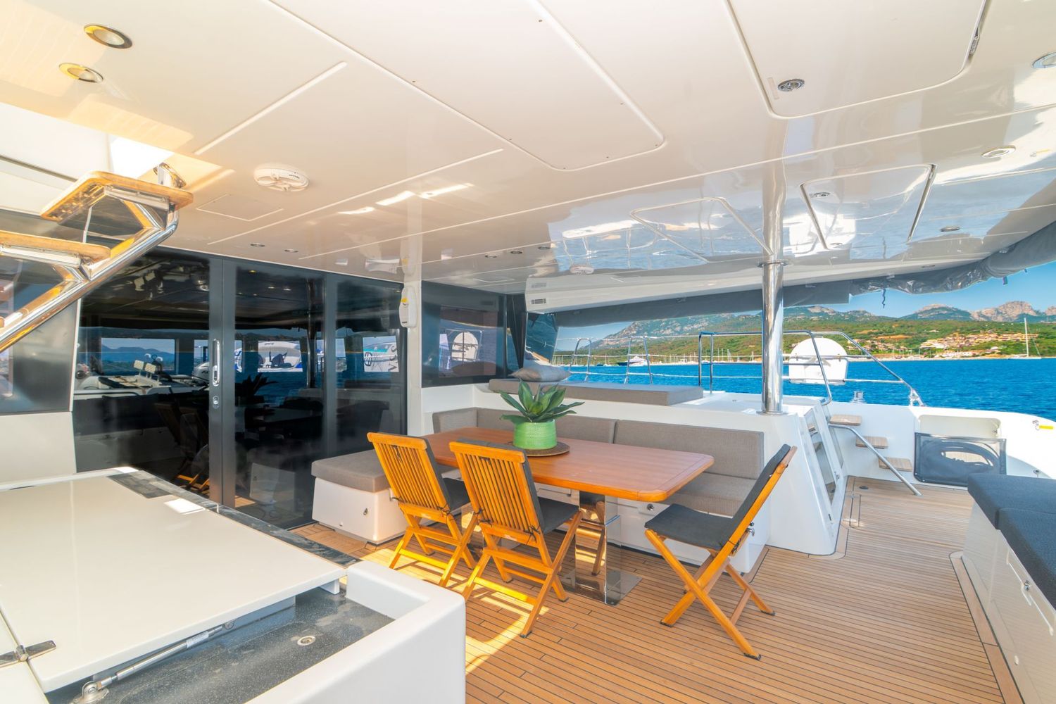yacht-550504